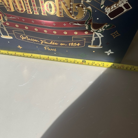 Louis Vuitton large gift bagππππππππππ
Great for storage and decoration - Picture 5 of 12